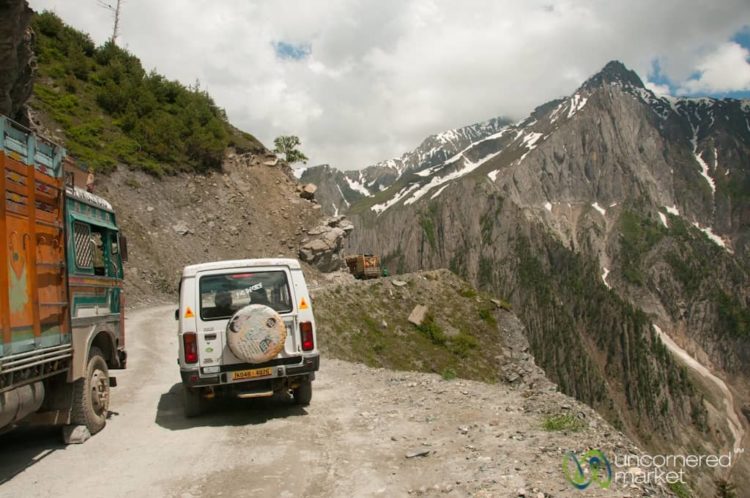 Mountain Roads in Kashmir, Tight Passing - India