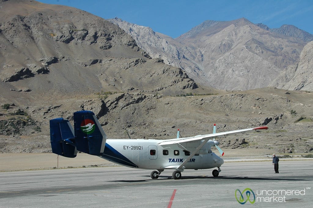 Central Asia Guide, Pamir flight