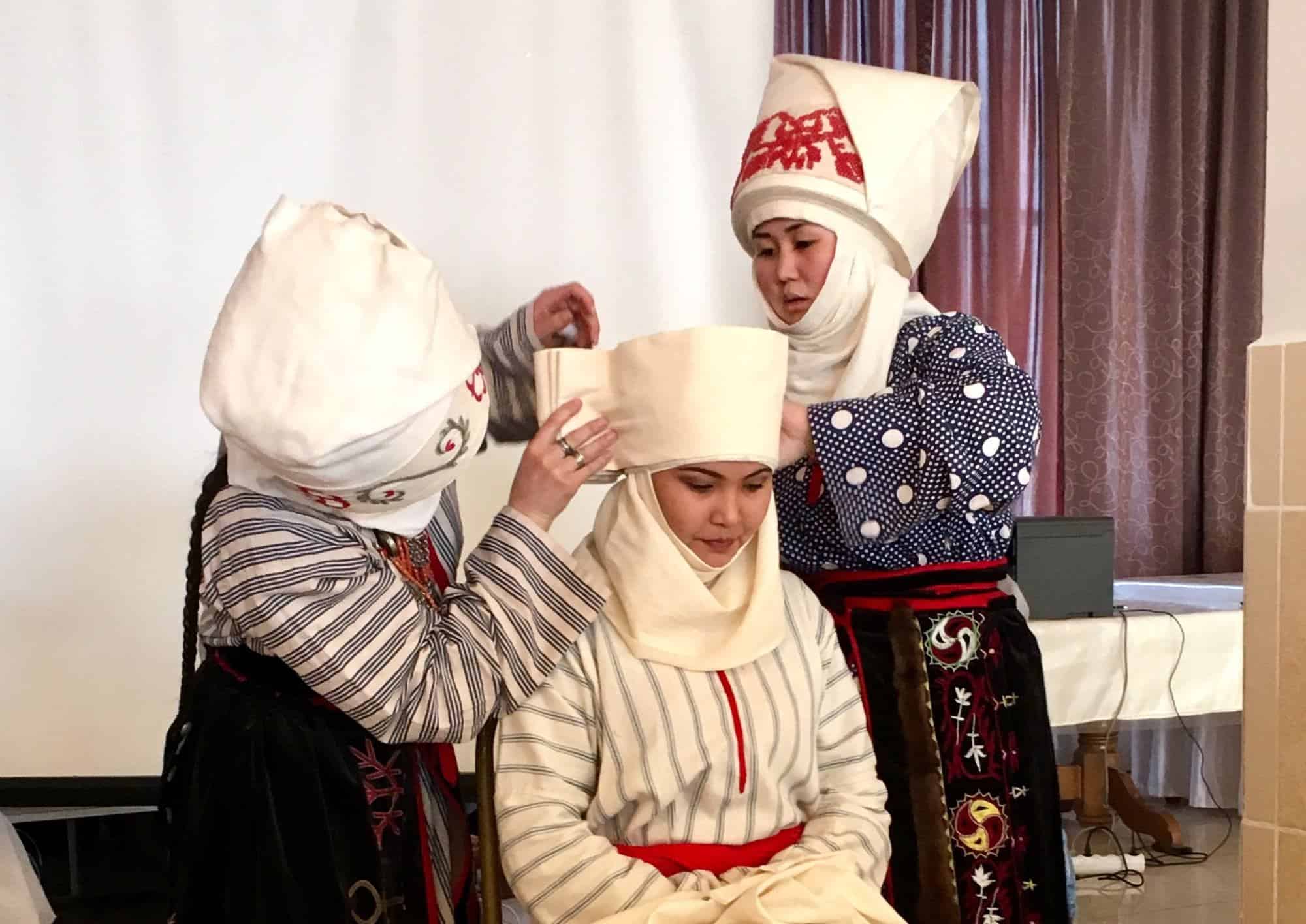 Elechek, Traditional Kyrgyz Headwear