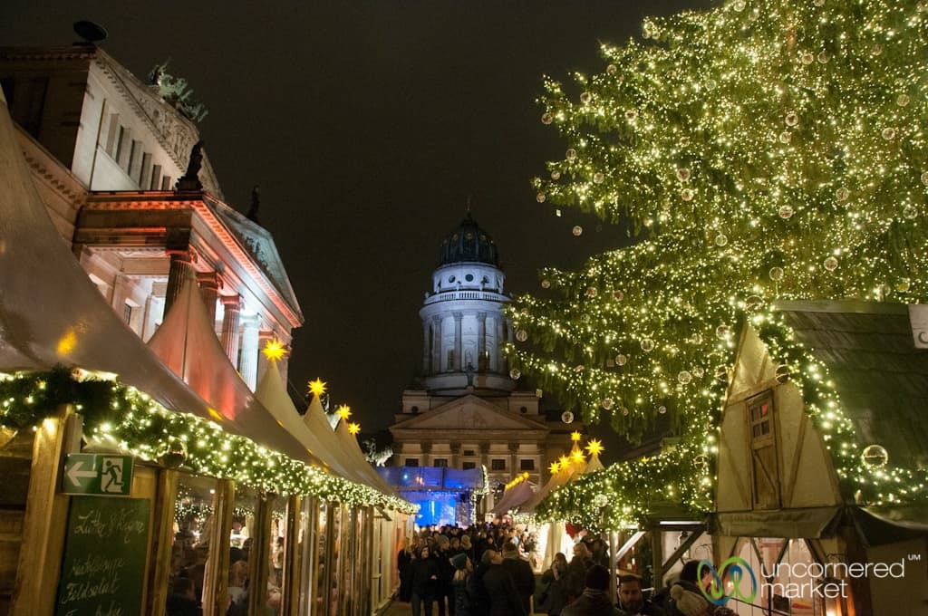 Berlin Christmas Markets, Gendermenmarkt all lit up