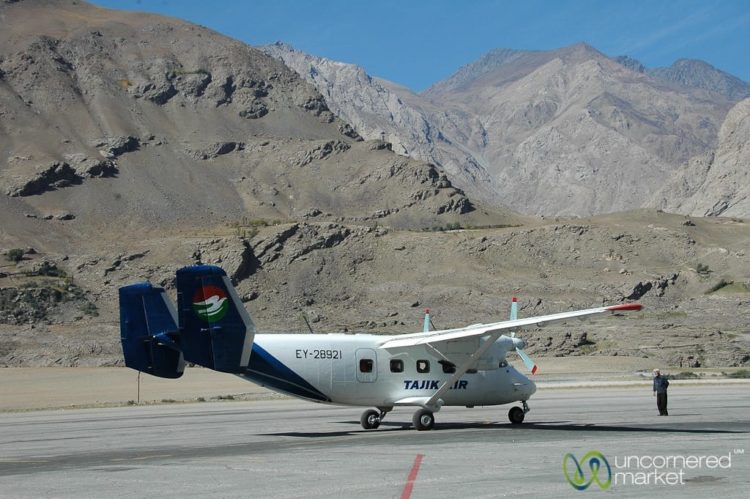 Pamir Mountains, Tajik Air