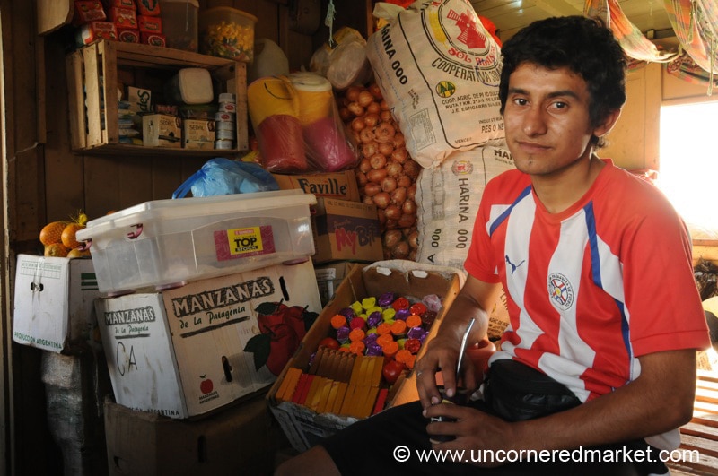 Rio Paraguay Boat Trip, Friendly Vendor
