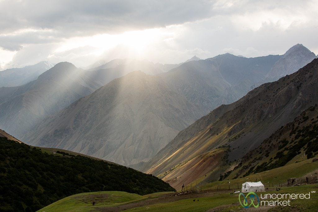 Trekking in the Alay Mountains, Kyrgyzstan - Shepherd's Hut