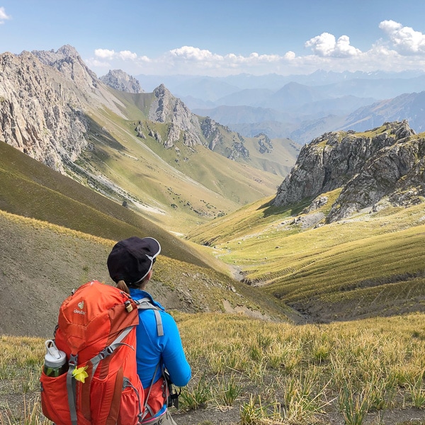 Read more about the article How to Pack For A Hike: The Ultimate Hiking Essentials Checklist
